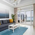 Stunning 1 Bedroom With Sea Views And Beach Access
