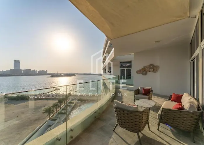 Stunning 1 Bedroom With Sea Views And Beach Access