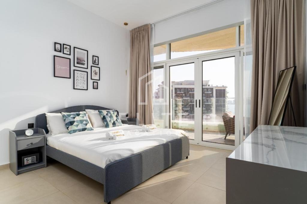 Apartment Stunning 1 Bedroom With Sea Views And Access *