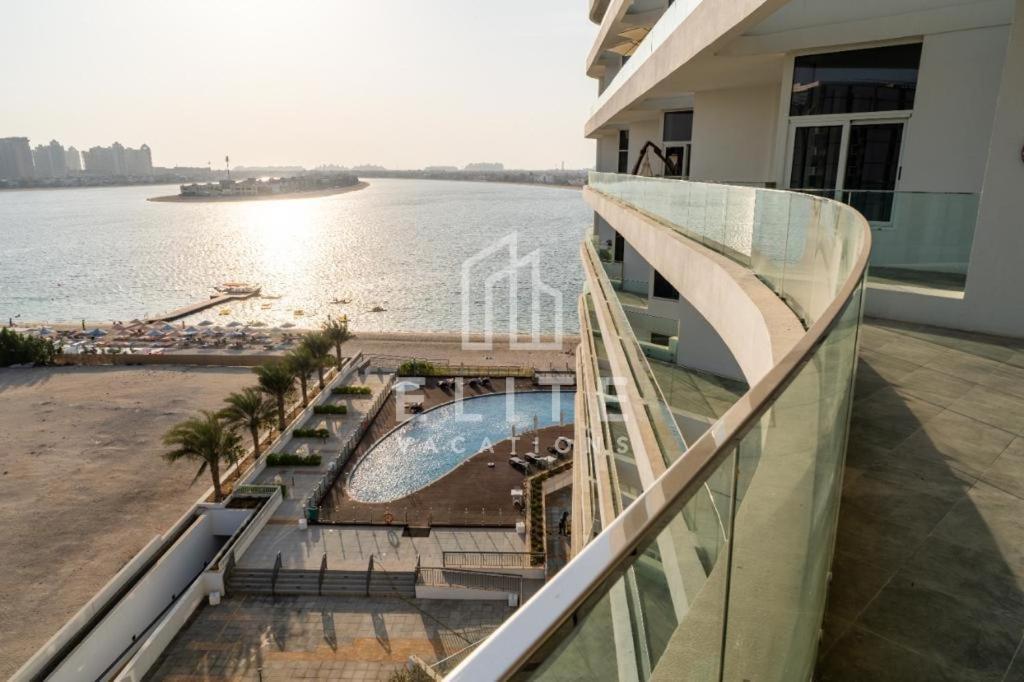 Stunning 1 Bedroom With Sea Views And Access Dubai