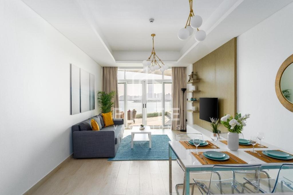 Stunning 1 Bedroom With Sea Views And Access Apartment *